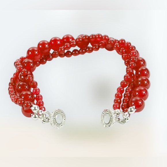 RED JADE 3 STRING BRACELET - Picture 3 of 9
